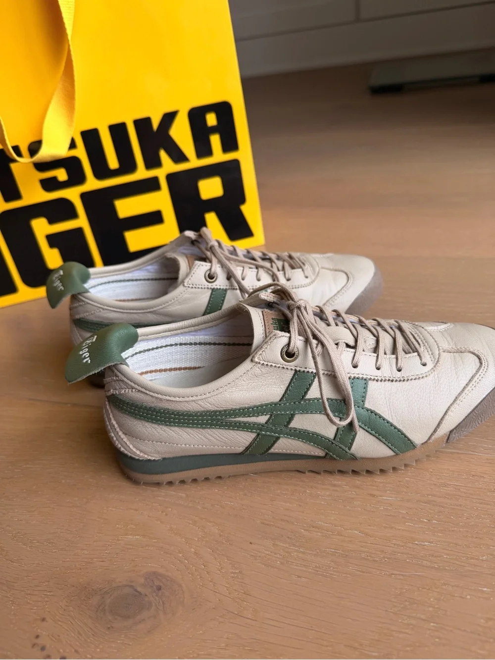 Onitsuka Tiger Mexico 66 Beige Grass Green Leather Sneakers Japan 23.5 W6.5